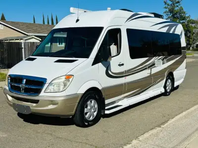 2011 FourWinds Ventura 170X Class B Dodge Sprinter